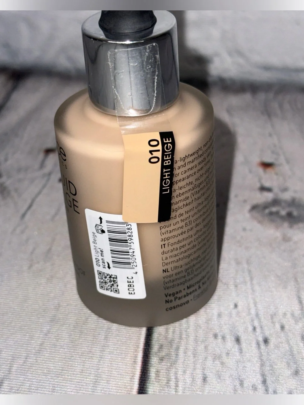 NWT! Catrice HD Liquid Coverage Foundation
